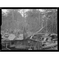 Près de Précy (Aisne). Plateforme d'une pièce allemande de 380 mm. [légende d'origine]