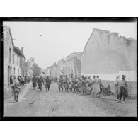 Etat des lieux du champ de bataille du nord de Souain au lendemain de l'offensive du 25 septembre 1915 et la visite de Georges Clemenceau au quartier général du GAC (Groupe d'Armées Centre) de Châlons-en-Champagne.