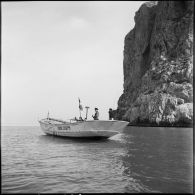 Vue d'un canot de la marine, Oran.