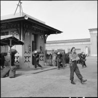 L'arrivée du détachement colombien de l'ONU à l'usine électrique de Port-Fouad.