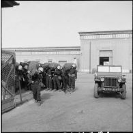 L'arrivée du détachement colombien de l'ONU à l'usine électrique de Port-Fouad.