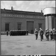 Relève de garde à l'usine électrique de Port-Fouad.