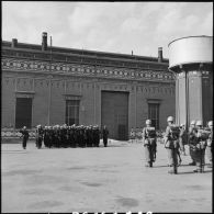 Relève de garde à l'usine électrique de Port-Fouad.