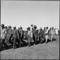 Camp de transit de prisonniers égyptiens en Israël.