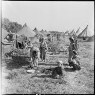 Les tentes du centre de regroupement de Taher El Achouet.