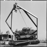 Présentation d'un char de dépannage M4 Sherman (US).