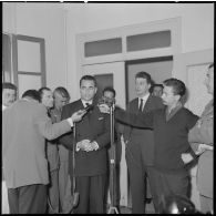 Conférence de presse de Jacques Chaban-Delmas à l'antenne de la défense nationale à Alger.