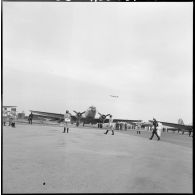 Base aérienne d'Oran La Senia. L'avion du général de Gaulle.