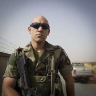 Portrait d'un marsouin du 3e régiment parachutiste d'infanterie de marine (3e RPIMa) lors d'une patrouille autour de l'aéroport de Bamako, au Mali.