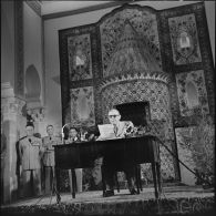 Conférence de presse du général de Gaulle au Palais d'été à Alger.