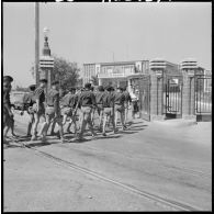 Les jeunes bâtisseurs de Cherchell en visite à Maison Carrée.