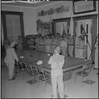 Cherchell. Visite du général Zeller à l'Ecole des Officiers de Réserve (EOR).