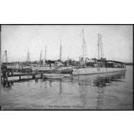 35. Bizerte. Baie-Ponty, Postes des Torpilleurs. ND Phot. [légende d'origine]