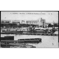 8. Bizerte. Baie Ponty. La Flottille des Torpilleurs et la Caserne. A. R. [légende d'origine]