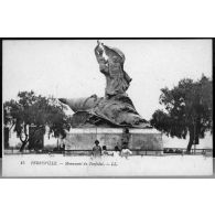 15. Ferryville. Monument du Farfadet. LL. [légende d'origine]