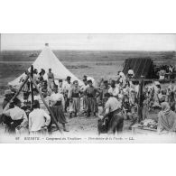 94. Bizerte. Campement des Tirailleurs. Distribution de la Viande. LL. [légende d'origine]