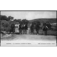 Bizerte. Les Ordonnances promenant les Chevaux. Edition Etablissements Orosdi-Back, Bizerte. [légende d'origine]