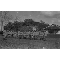 [Opération Gaur en Indochine, janvier-mars 1946. L'enrôlement des populations Moïs.]