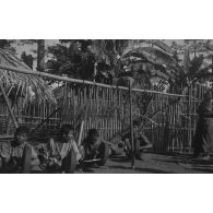 [Opération Gaur en Indochine, janvier-mars 1946. Populations Moïs.]