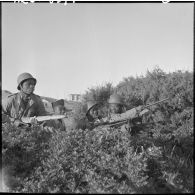 Courbet Marine. Exercices de tir au fusil-mitrailleur.