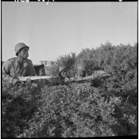 Courbet Marine. Exercices de tir au fusil-mitrailleur.