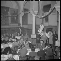 Alger. Réunion des Saint-Maxentais d'Alger. Discours d'une autorité militaire.