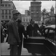 Oran. Réception à l'hôtel de ville. Départ de Paul Delouvrier.