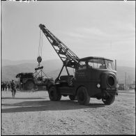 Sud algérien. Opération Violet. Une jeep remorquée.