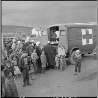 Jemmapes. L'équipe d'ASRA (assistantes sociales les Rurales Auxiliaires) visite une fois par semaine les centres de regroupement situés près de la ville.