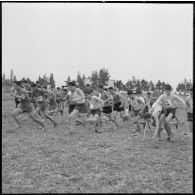 Beni Messous. Centre d'instruction du train (CIT) 160. Finale du championnat inter-zones de cross-country. La course.