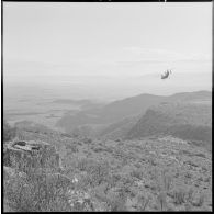 Opération dans la région ouest de Ouizer. Hélicoptère Piasecki H21.