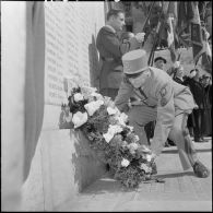 Alger. La cérémonie au monument aux morts.