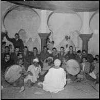 Cherchell. Fête des Amarias. Monsieur Sherrik et les musiciens des Amarias.