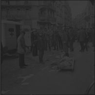 Alger. Victime de l'attentat à la bombe commis le 18 avril 1959 rue Michelet.