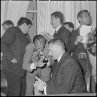 André Bouloche donne sa conférence de presse.