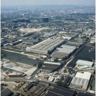 Aubervilliers (93). Vue générale de la zone industrielle : vue vers le nord-est.