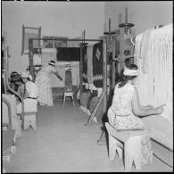 Al'intérieur de l'atelier de confection de tapis.