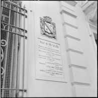 Le blason de Rio Salado sur la façade de la Mairie.