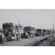 1093. Près Gueux. La relève. 11 mai 1917. 8 h. S.f. [légende d'origine]