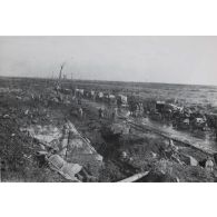 1556. Saint Julien les Ypres. Le 23 dans le village. 1er oc[obre]. 1918. Cherchez le village ? [légende d'origine]