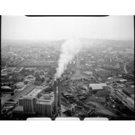 Saint-Ouen (93). Au premier plan, la centrale électrique (à gauche) et docks.