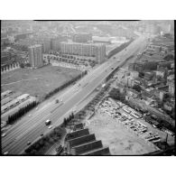 Saint-Ouen (93). Le boulevard périphérique à la hauteur de la porte de Saint-Ouen.