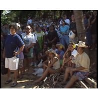 Rassemblement pacifiste du samedi 9 septembre 1995, à l'appel du Conseil économique, social et culturel (CESC) dirigé par Willy Richmond, sur la place Tarahoi à Papeete.