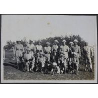 [Portrait d'un groupe de soldats des troupes coloniales].