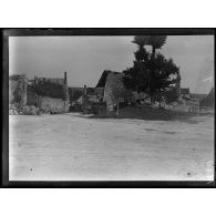 Chavigny. Aisne. Place et rue principale. [légende d'origine]