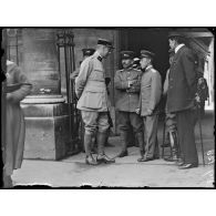 Paris. Hôtel Crillon. La mission militaire japonaise. [légende d'origine]