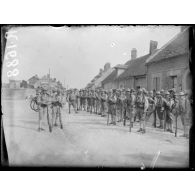 Coudun (Oise). Cyclistes du 1er Spahis. [légende d'origine]