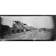 Waayenburg (Belgique). Train d'artillerie lourde (mortiers de 220) venant de Sommesous (Marne). [légende d'origine]