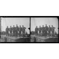 Boulogne-sur-Mer. Les officiers du Picardie. [légende d'origine]