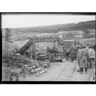 Etat des lieux du champ de bataille de Champagne au lendemain de l'offensive française du 25 septembre 1915 : secteurs de la main de Massiges et du bois du Trou-Bricot.